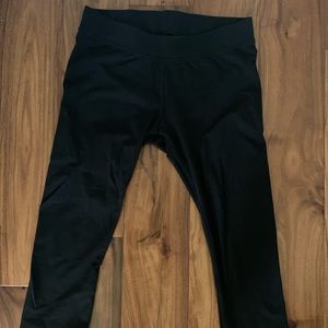 Pact organic cotton 3/4 length black leggings (S)